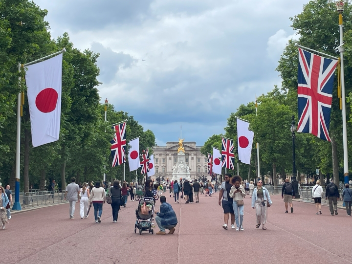 天皇皇后両陛下、ロンドンにご到着！